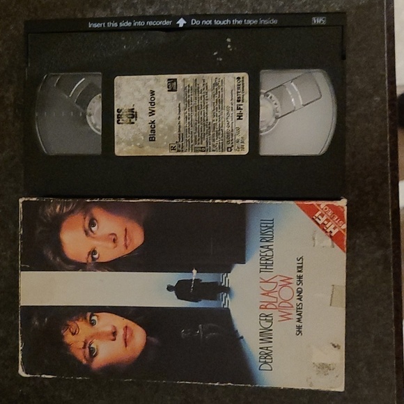 Black Widow first  run original 1987 CBS Fox VHS Cassette Tape - Picture 3 of 4